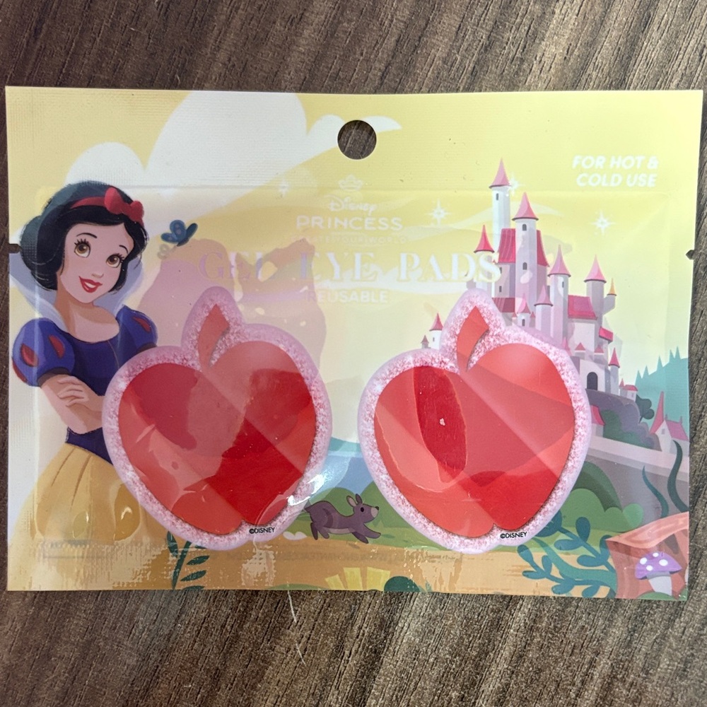 Disney Princess Snow White Red Apple Gel Eye Pads
